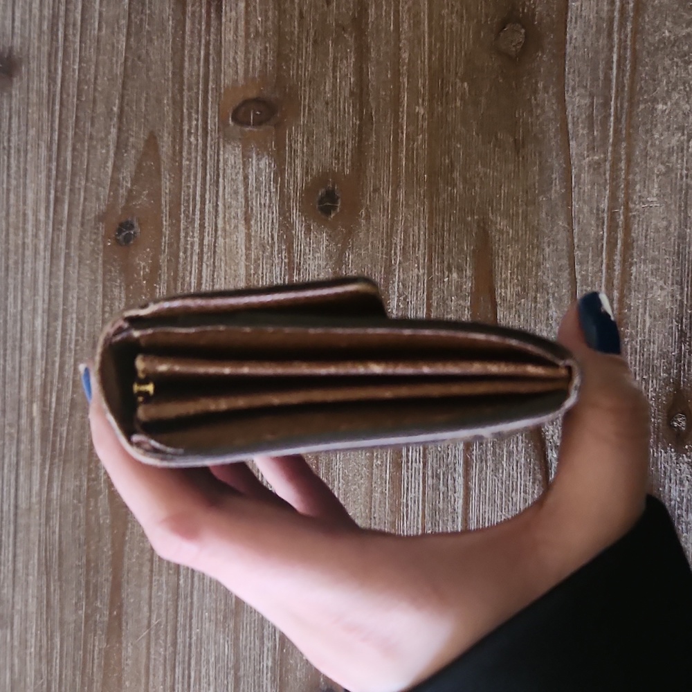 Louis Vuitton Sarah Monogram Wallet - Picture 4 of 12
